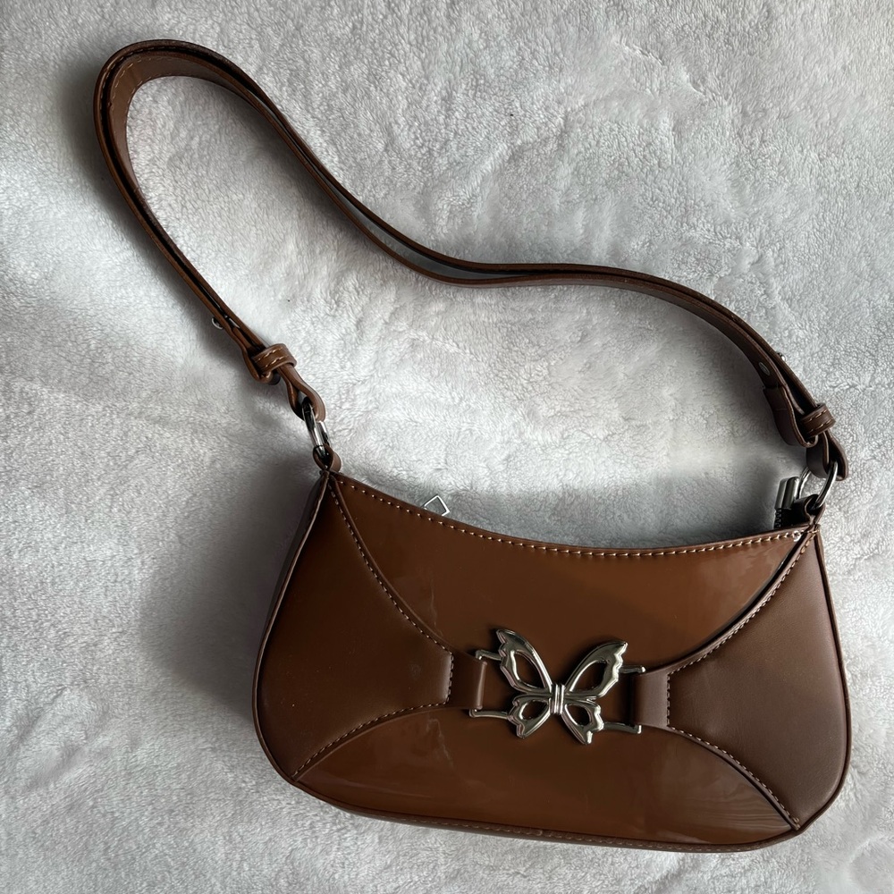 [SOLD] 💌 brown shoulder bag with silver butterfly detail